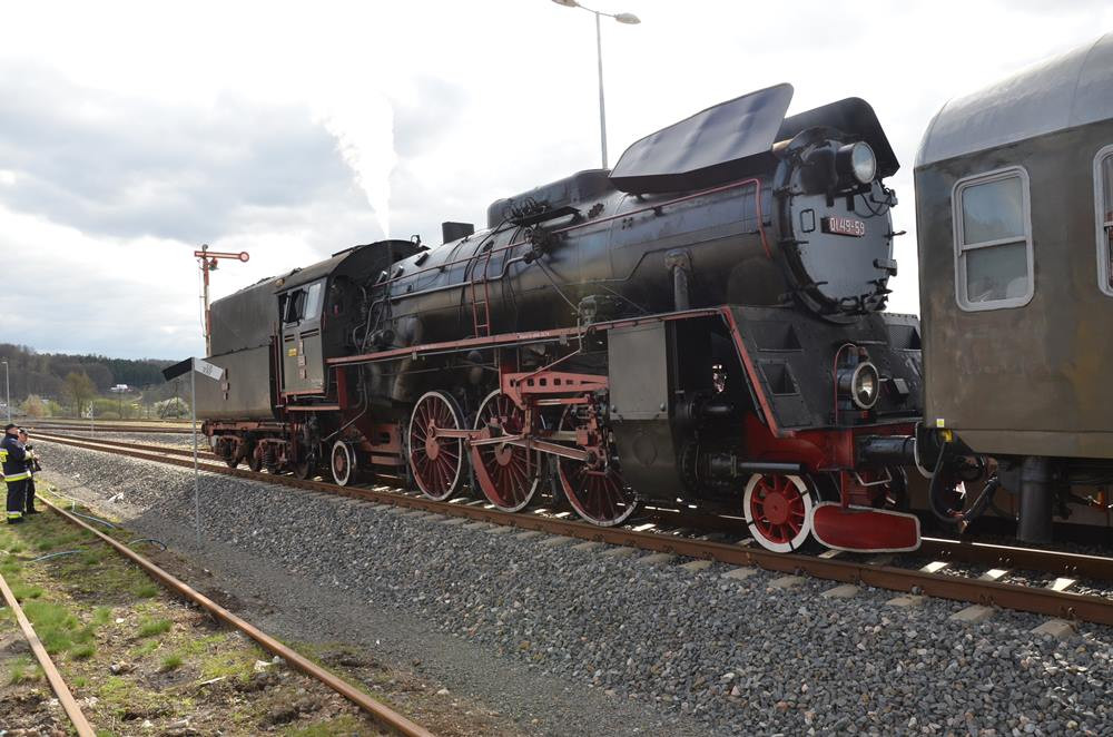 Zabytkowa lokomotywa kursowała po Kaszubach. Na dłużej zatrzymała się w Somoninie