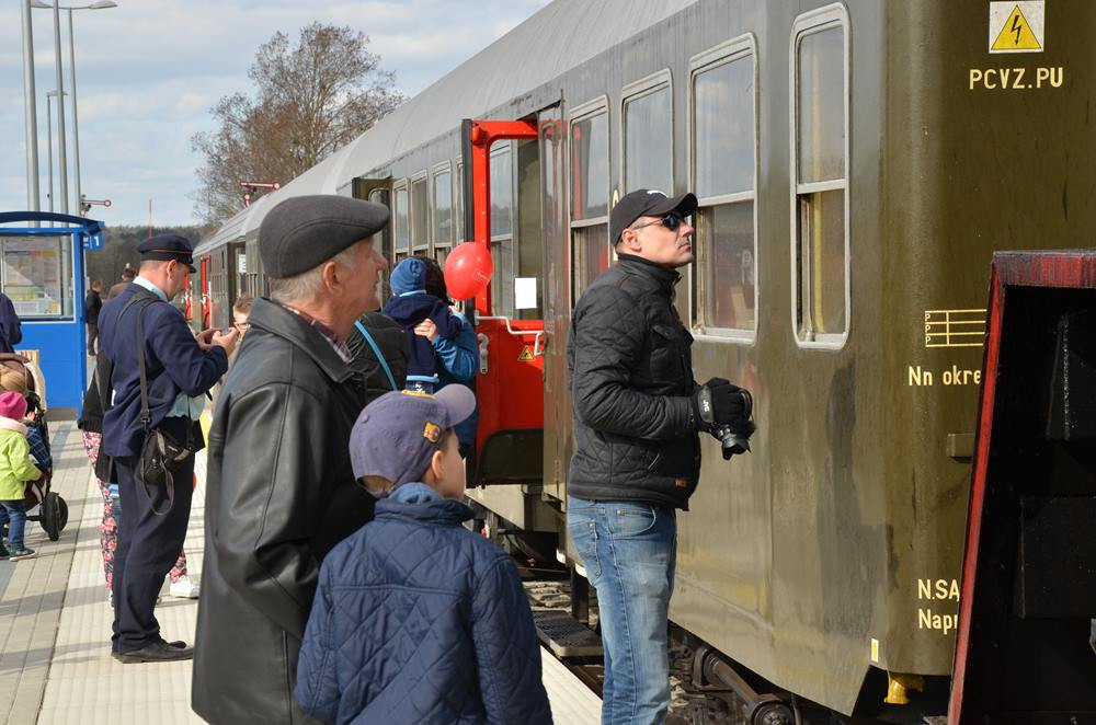 Zabytkowa lokomotywa kursowała po Kaszubach. Na dłużej zatrzymała się w Somoninie
