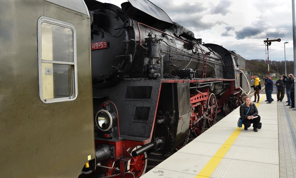 Zabytkowa lokomotywa kursowała po Kaszubach. Na dłużej zatrzymała się w Somoninie