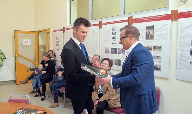 Najlepsi uczniowie i studenci z gm. Przodkowo nagrodzeni stypendiami
