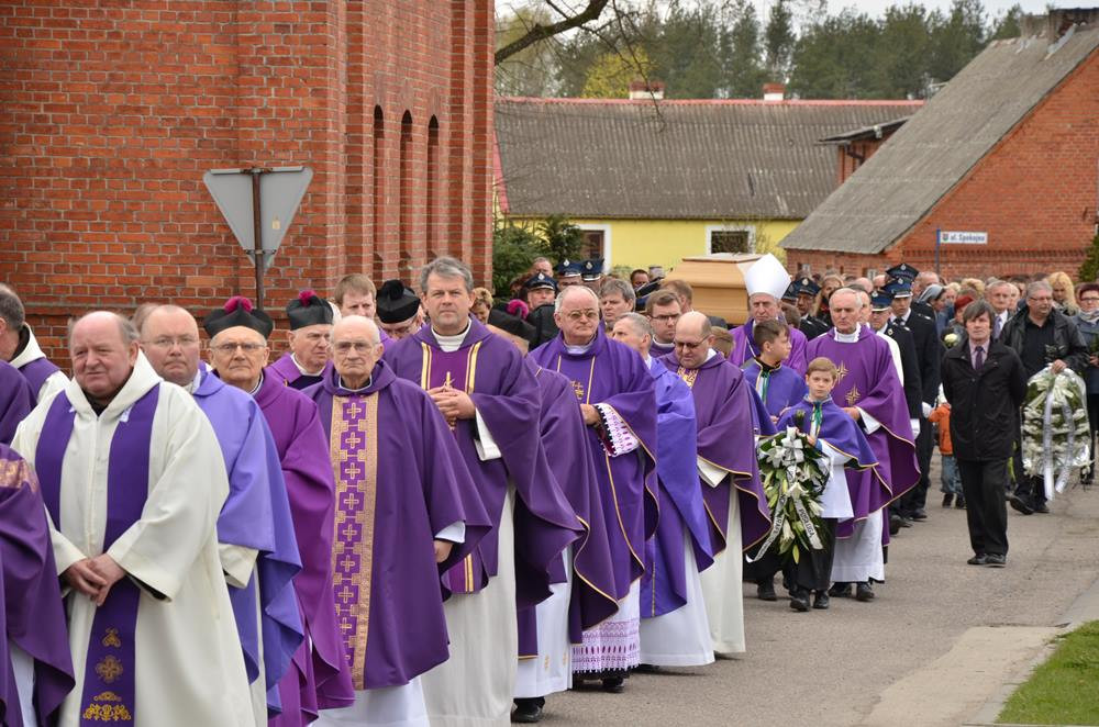 Szymbark. Ostatnie pożegnanie ks. kan. Mariana Kryszyka