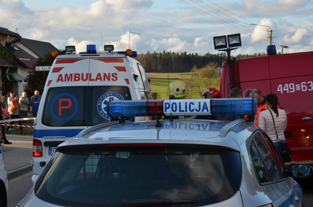 Sierakowice. Poważny wypadek na ul. Mirachowskiej. Dwie osoby ranne