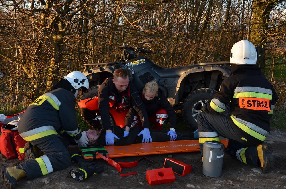 Staniszewo. Dwa wypadki i wielu rannych. Tak ćwiczyli ratownicy medyczni i strażacy