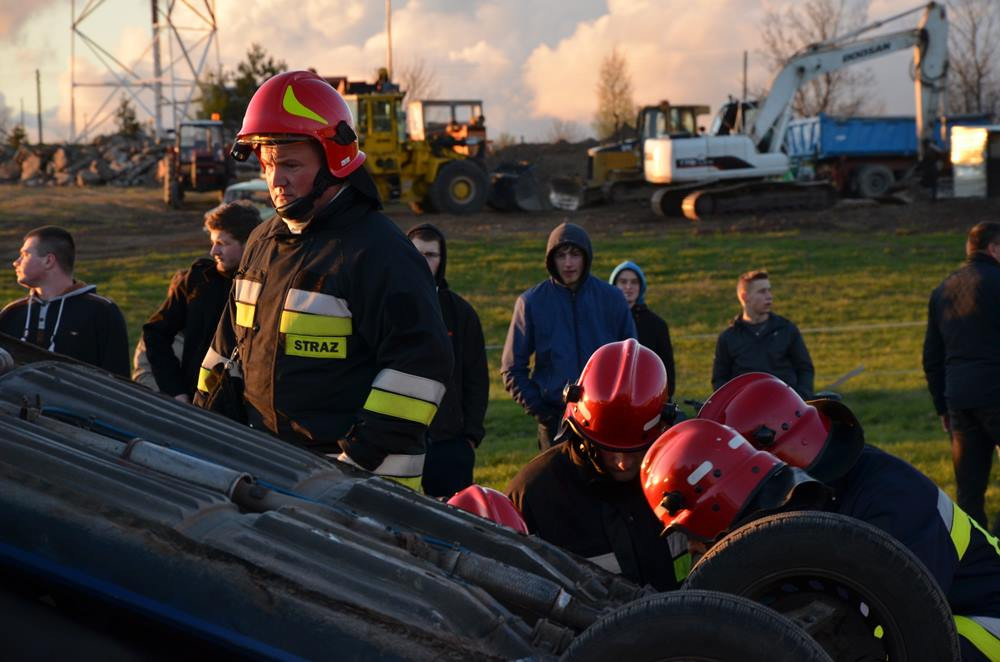 Staniszewo. Dwa wypadki i wielu rannych. Tak ćwiczyli ratownicy medyczni i strażacy