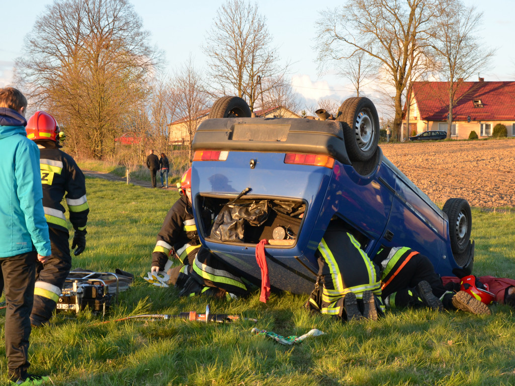 Staniszewo. Dwa wypadki i wielu rannych. Tak ćwiczyli ratownicy medyczni i strażacy