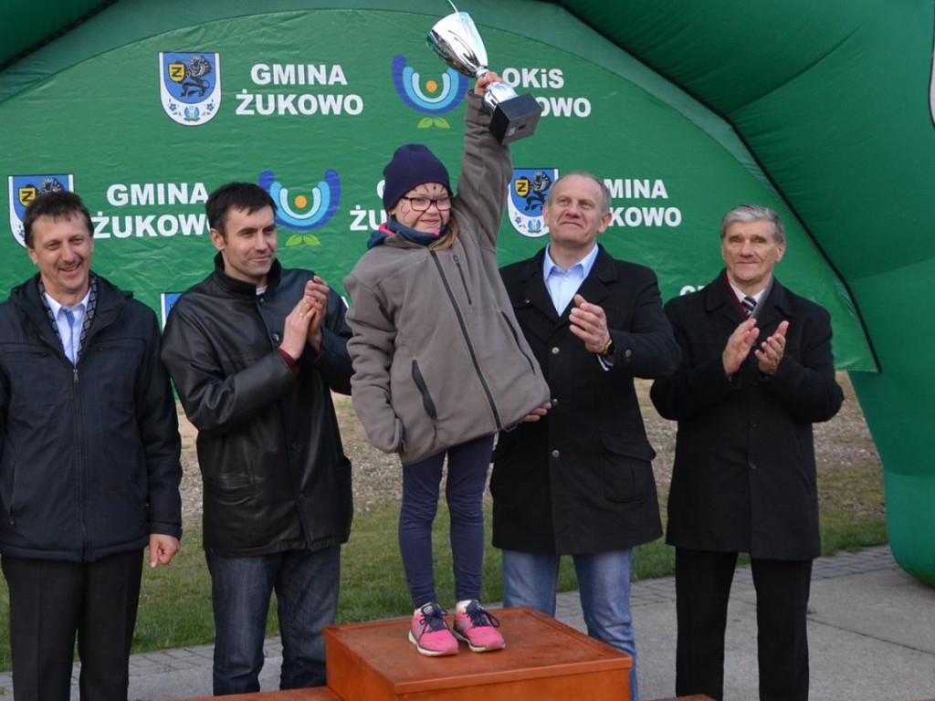 Żukowo. Rekordowe jubileuszowe biegi przełajowe. Ścigało się blisko 600 biegaczy