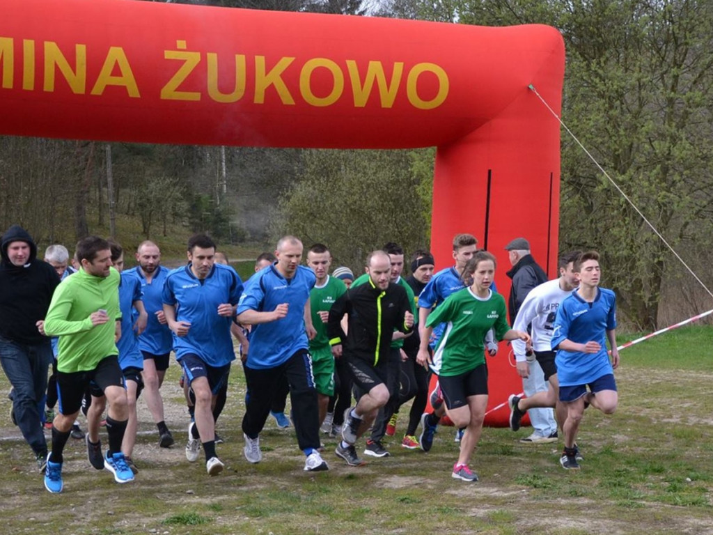 Żukowo. Rekordowe jubileuszowe biegi przełajowe. Ścigało się blisko 600 biegaczy