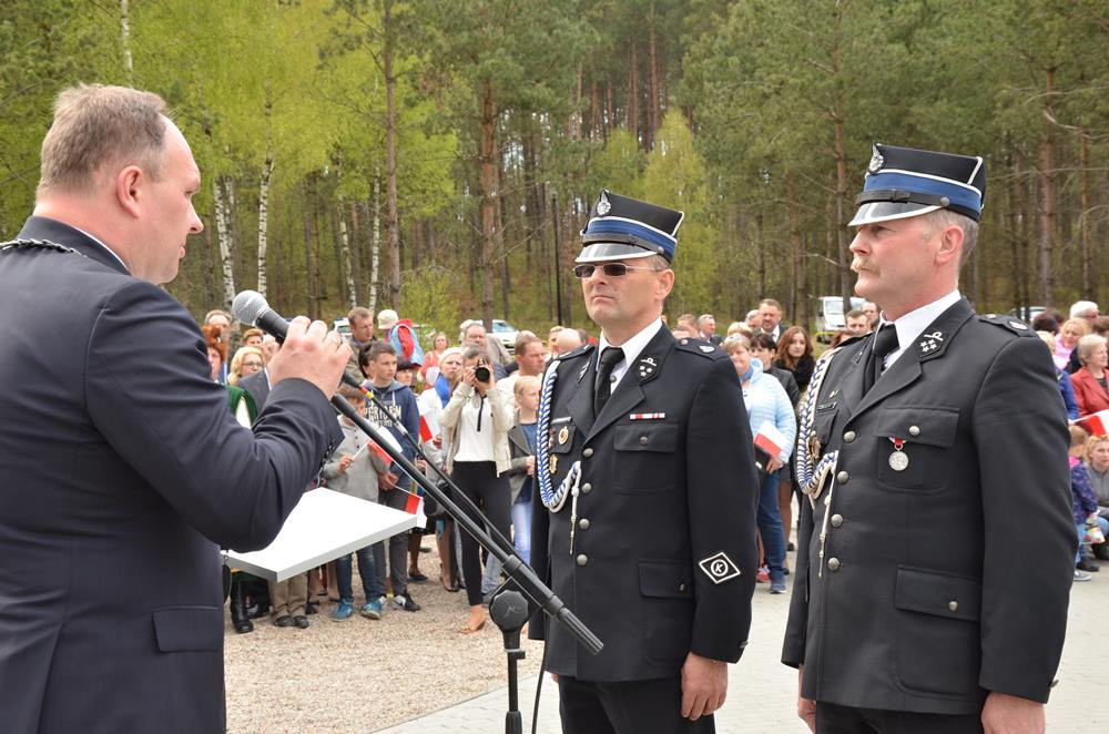 Stężyca. Wielkie święto strażaków. Druhowie odebrali odznaczenia i kluczyki do nowych wozów