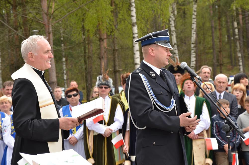 Stężyca. Wielkie święto strażaków. Druhowie odebrali odznaczenia i kluczyki do nowych wozów