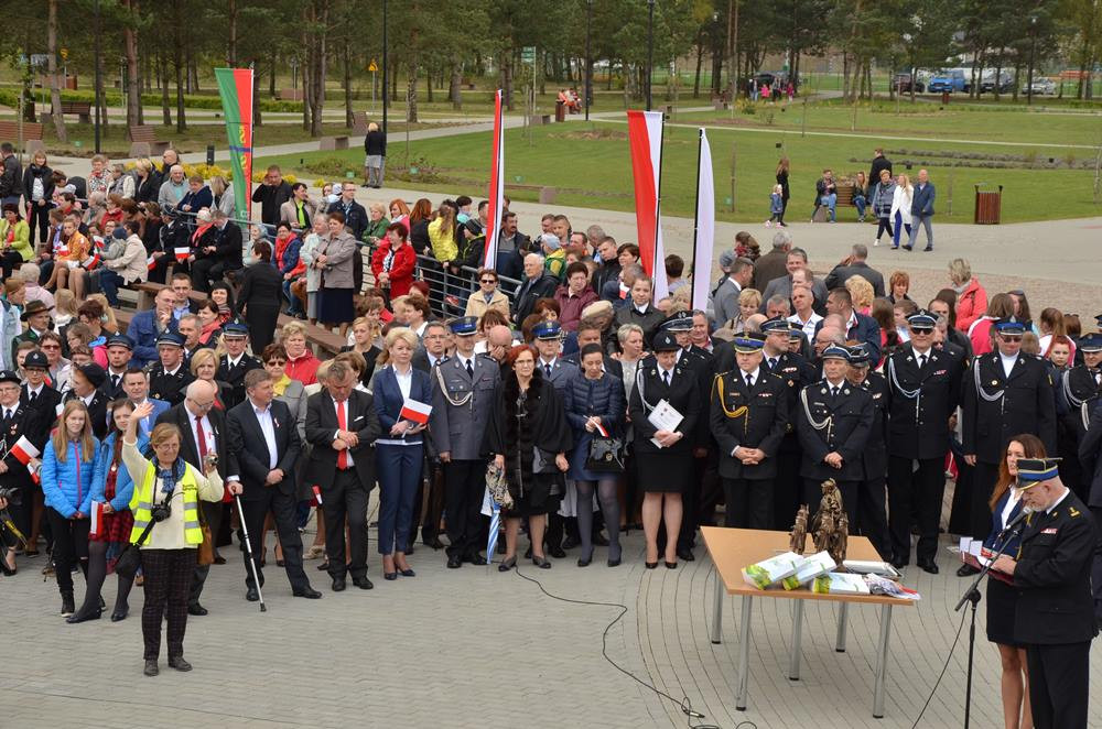 Stężyca. Wielkie święto strażaków. Druhowie odebrali odznaczenia i kluczyki do nowych wozów