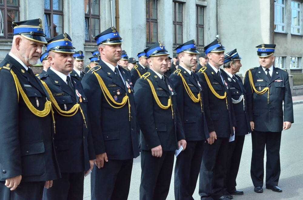 Dzień Strażaka. Awanse, odznaczenia i życzenia dla druhów z KP PSP w Kartuzach