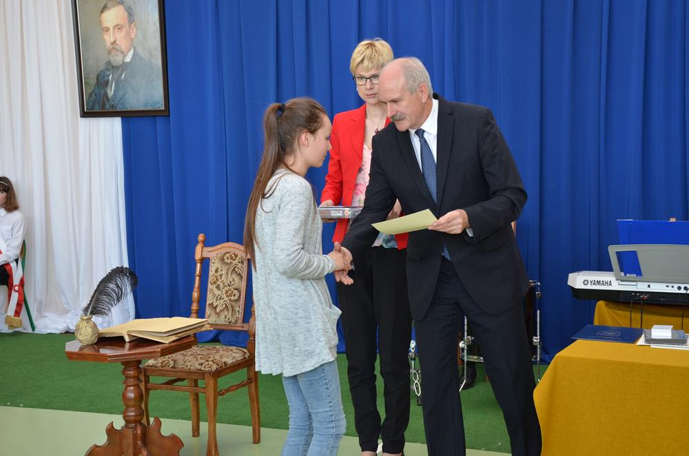 Dzierżążno. Uroczysty dzień patrona szkoły