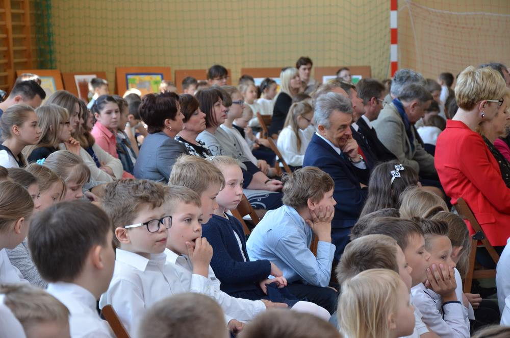 Dzierżążno. Uroczysty dzień patrona szkoły