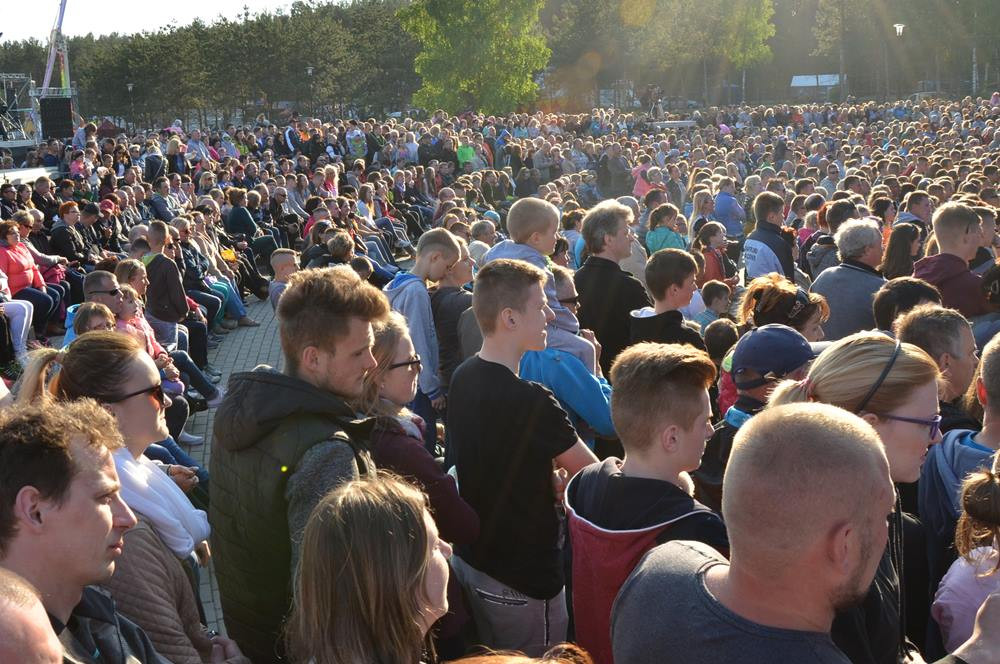 Stężyca. Przebojowa Majówka. Tłumy pod sceną i mnóstwo atrakcji