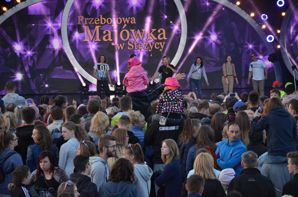 Stężyca. Przebojowa Majówka. Tłumy pod sceną i mnóstwo atrakcji
