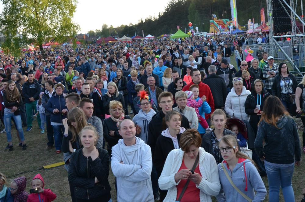 Stężyca. Przebojowa Majówka. Tłumy pod sceną i mnóstwo atrakcji