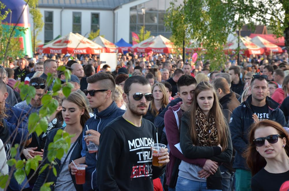 Stężyca. Przebojowa Majówka. Tłumy pod sceną i mnóstwo atrakcji