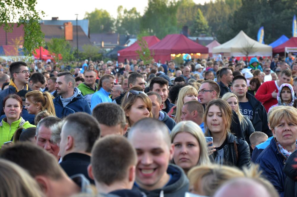 Stężyca. Przebojowa Majówka. Tłumy pod sceną i mnóstwo atrakcji