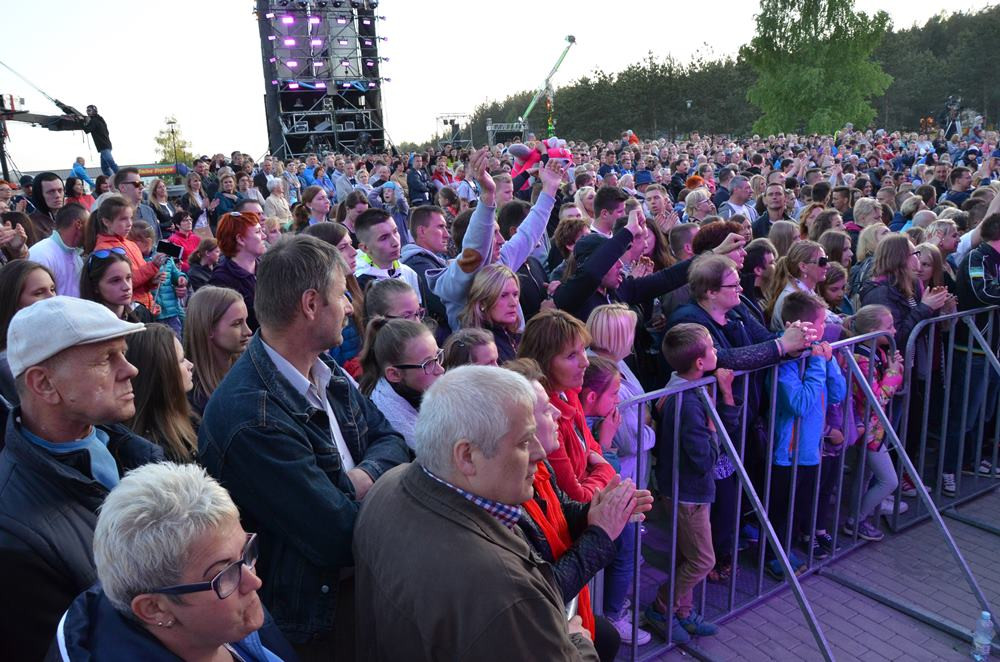 Stężyca. Przebojowa Majówka. Tłumy pod sceną i mnóstwo atrakcji