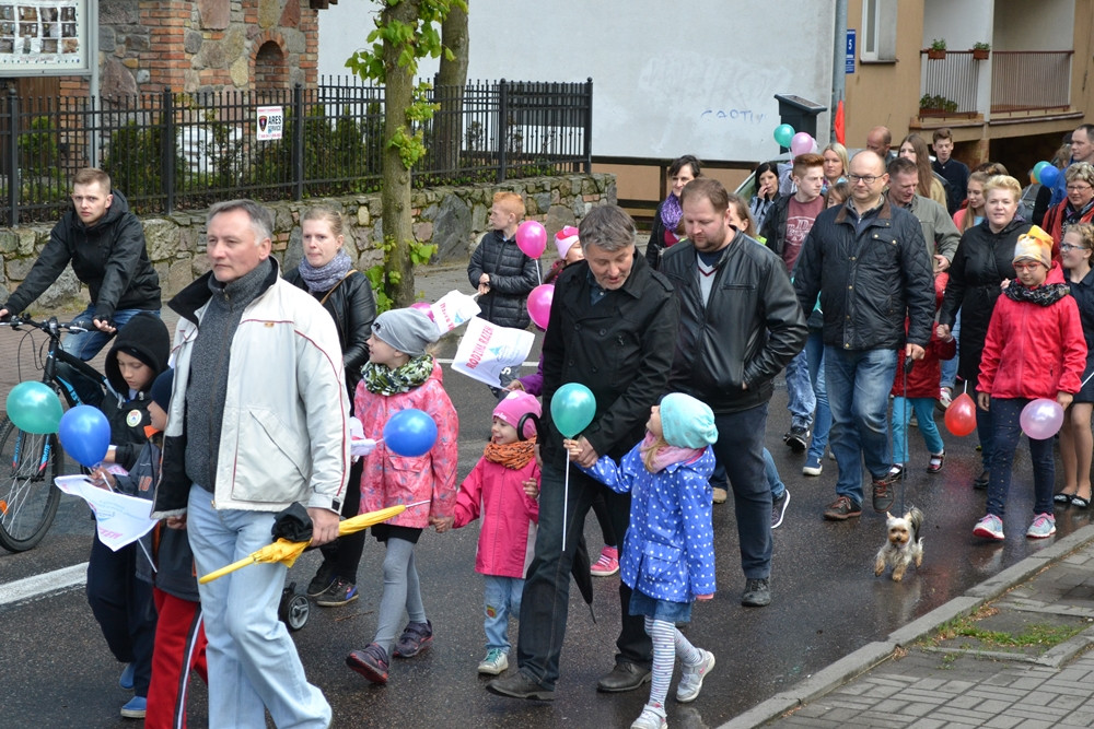 Kartuzy. Deszczowy, ale radosny festyn z okazji Dnia Rodziny