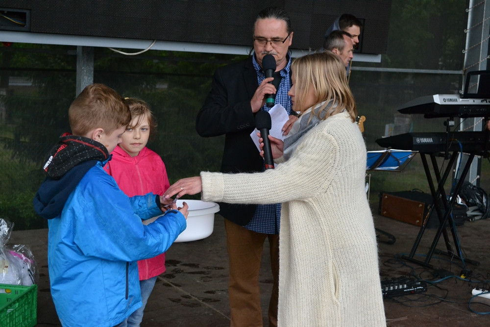 Kartuzy. Deszczowy, ale radosny festyn z okazji Dnia Rodziny