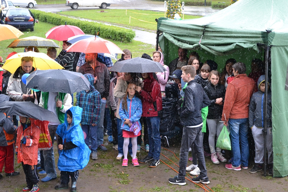 Kartuzy. Deszczowy, ale radosny festyn z okazji Dnia Rodziny