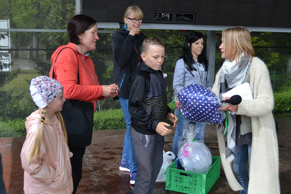 Kartuzy. Deszczowy, ale radosny festyn z okazji Dnia Rodziny