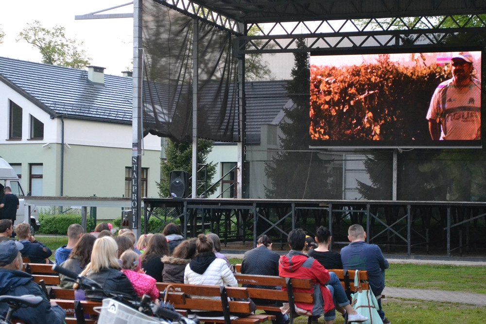 Kartuzy. Ruszyło plenerowe kino letnie w Parku Solidarności