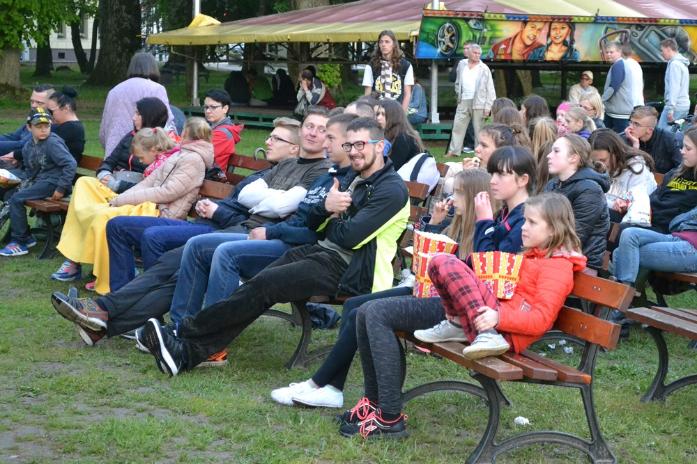Kartuzy. Ruszyło plenerowe kino letnie w Parku Solidarności