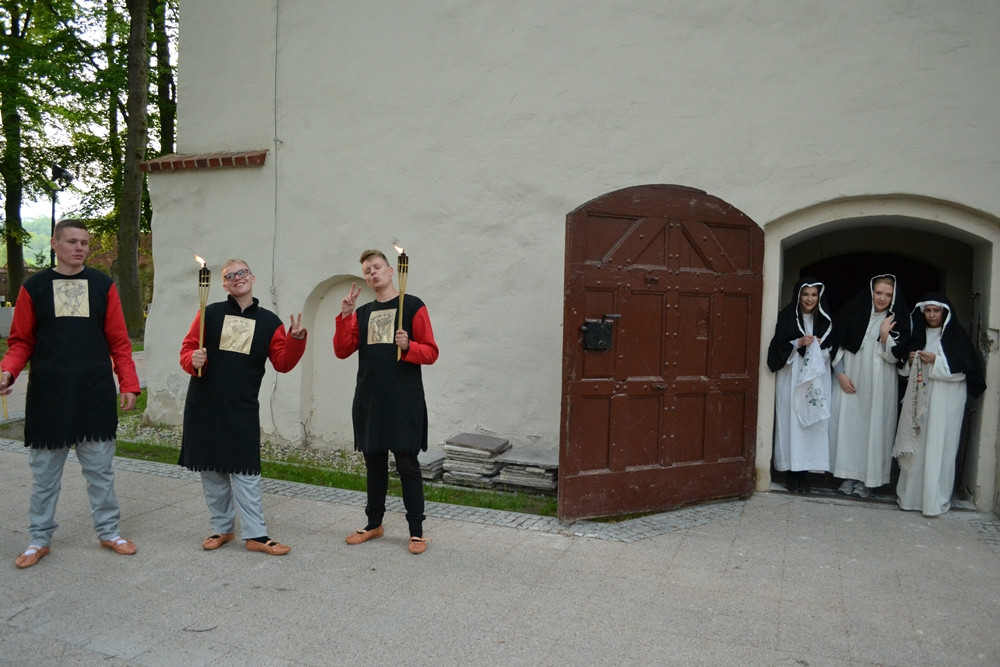 Żukowo. Noc Muzeów. Zwiedzający przenieśli się do czasów norbertanek
