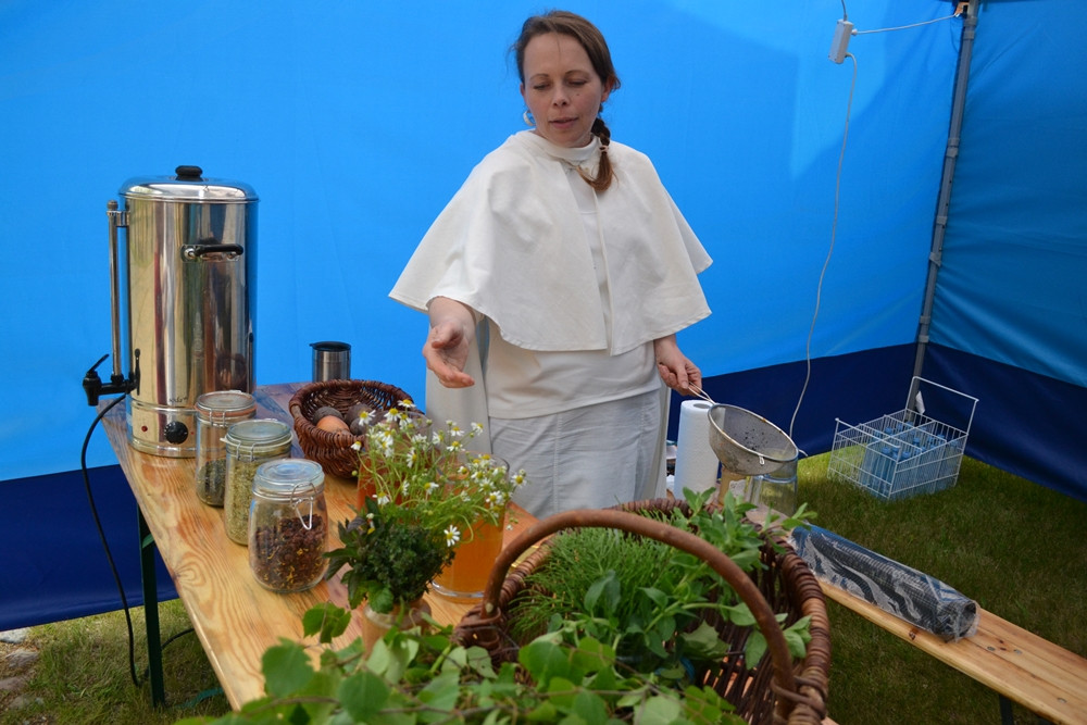 Żukowo. Noc Muzeów. Zwiedzający przenieśli się do czasów norbertanek