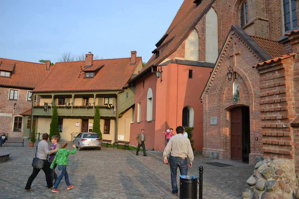 Żukowo. Noc Muzeów. Zwiedzający przenieśli się do czasów norbertanek