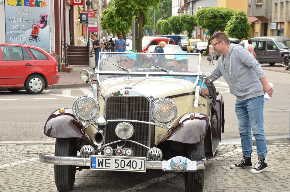 Kartuzy. Wspaniałe, zabytkowe mercedesy na Rynku