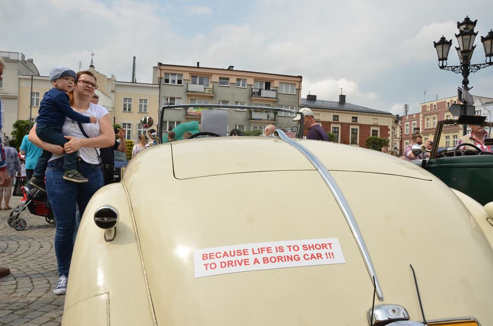 Kartuzy. Wspaniałe, zabytkowe mercedesy na Rynku