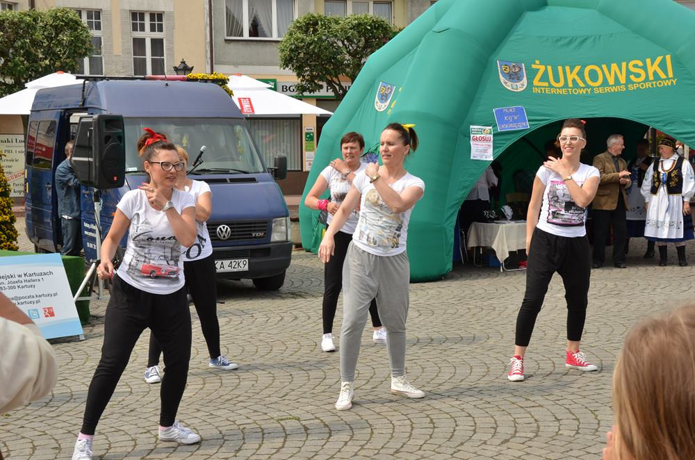 Kartuzy. Wspaniałe, zabytkowe mercedesy na Rynku