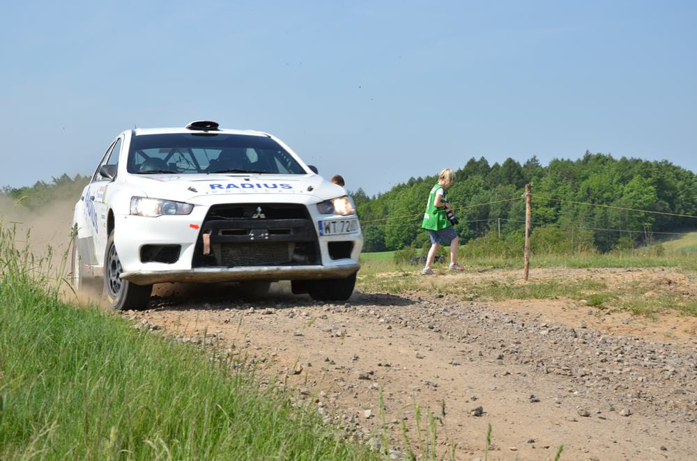 Rajd Kaszub 2016. Kierowcy ścigali się po kaszubskich szutrach