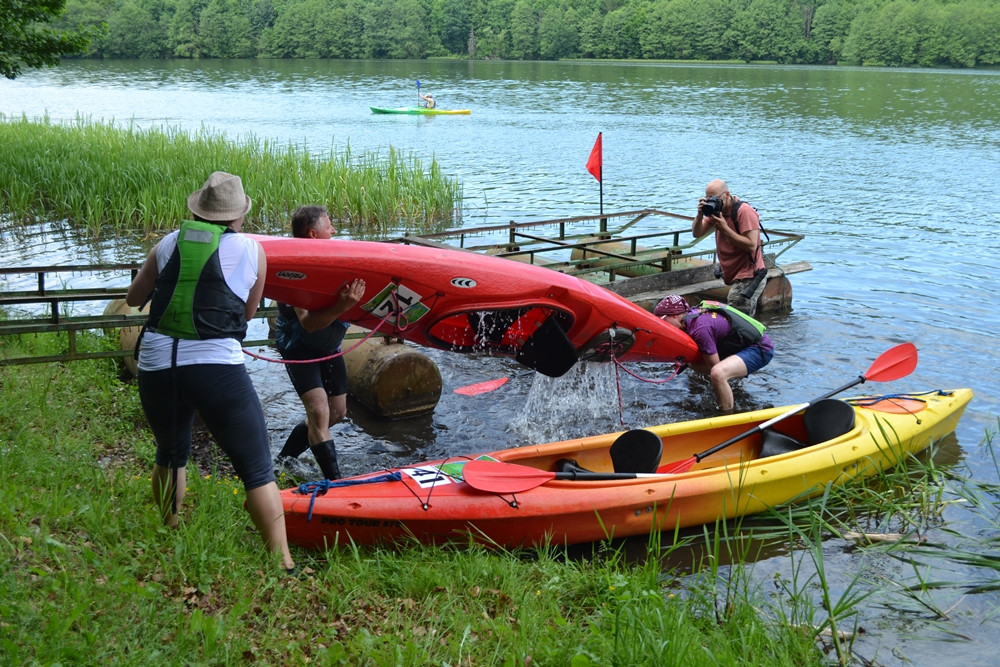 Hydroaktywni 2016. Kajakarze ścigali się na Jez. Węgorzyno i rzece Słupi