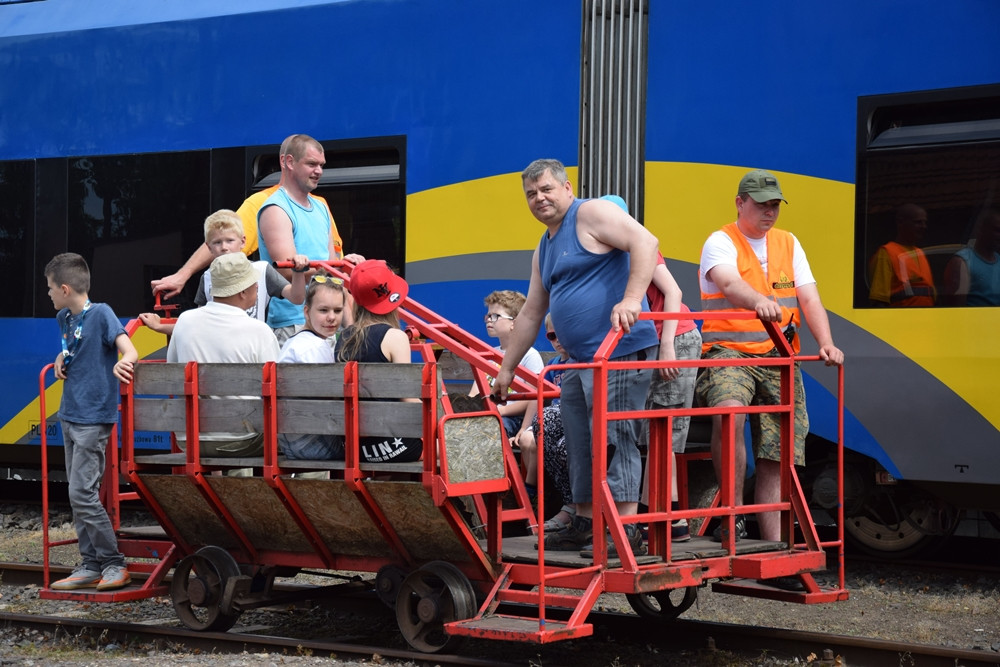 Kartuzy. Kolejowy Dzień Dziecka: lokomotywy, drezyny i dużo zabawy