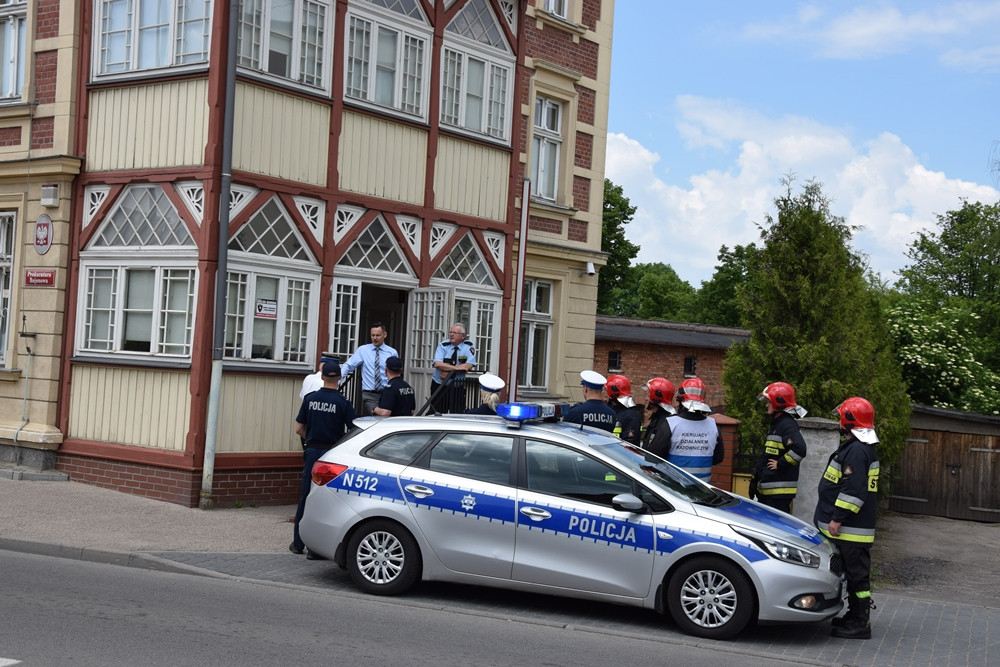 Kartuzy. Alarmy bombowe w sądzie, prokuraturze i urzędzie skarbowym