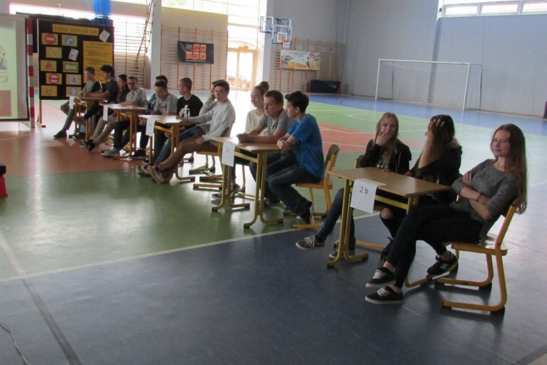 Kiełpino. Tydzień Bezpieczeństwa: spotkania z policjantami i strażakami, turniej wiedzy i warsztaty