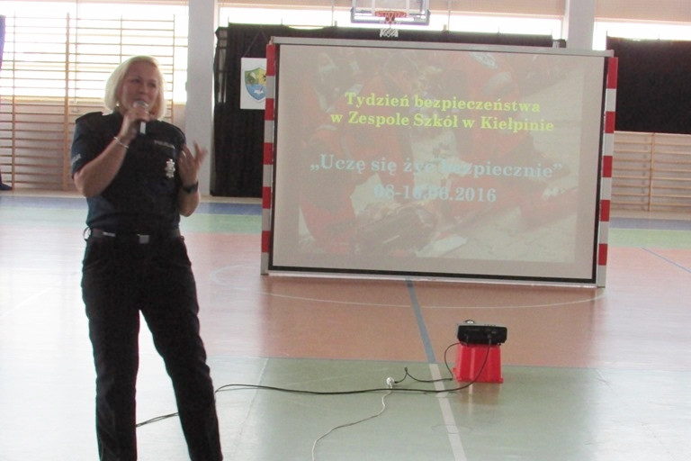 Kiełpino. Tydzień Bezpieczeństwa: spotkania z policjantami i strażakami, turniej wiedzy i warsztaty