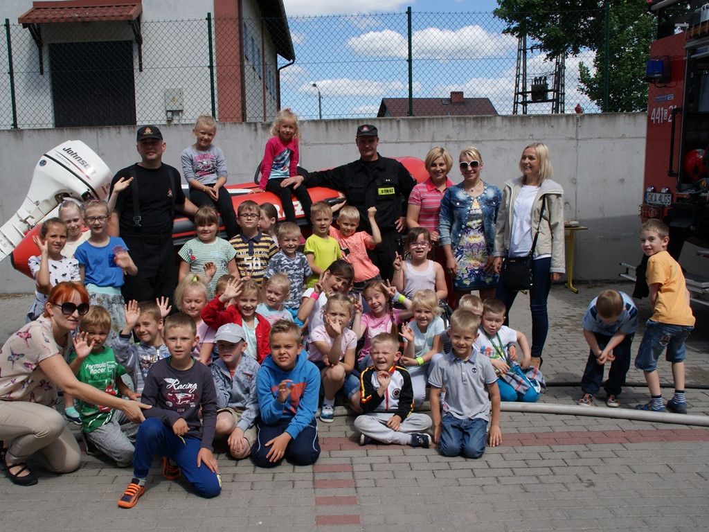 Kiełpino. Tydzień Bezpieczeństwa: spotkania z policjantami i strażakami, turniej wiedzy i warsztaty