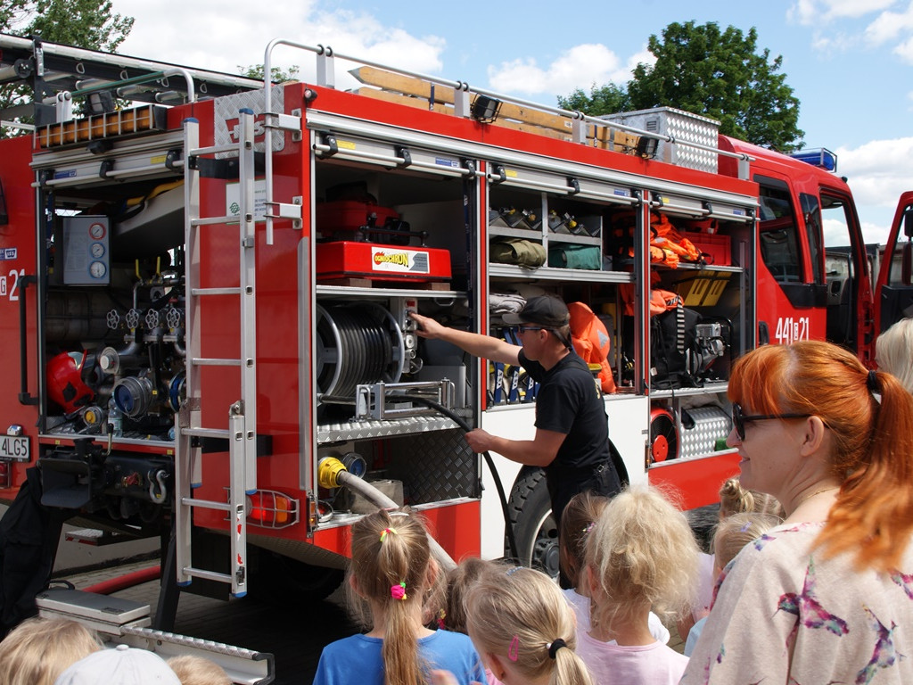 Kiełpino. Tydzień Bezpieczeństwa: spotkania z policjantami i strażakami, turniej wiedzy i warsztaty