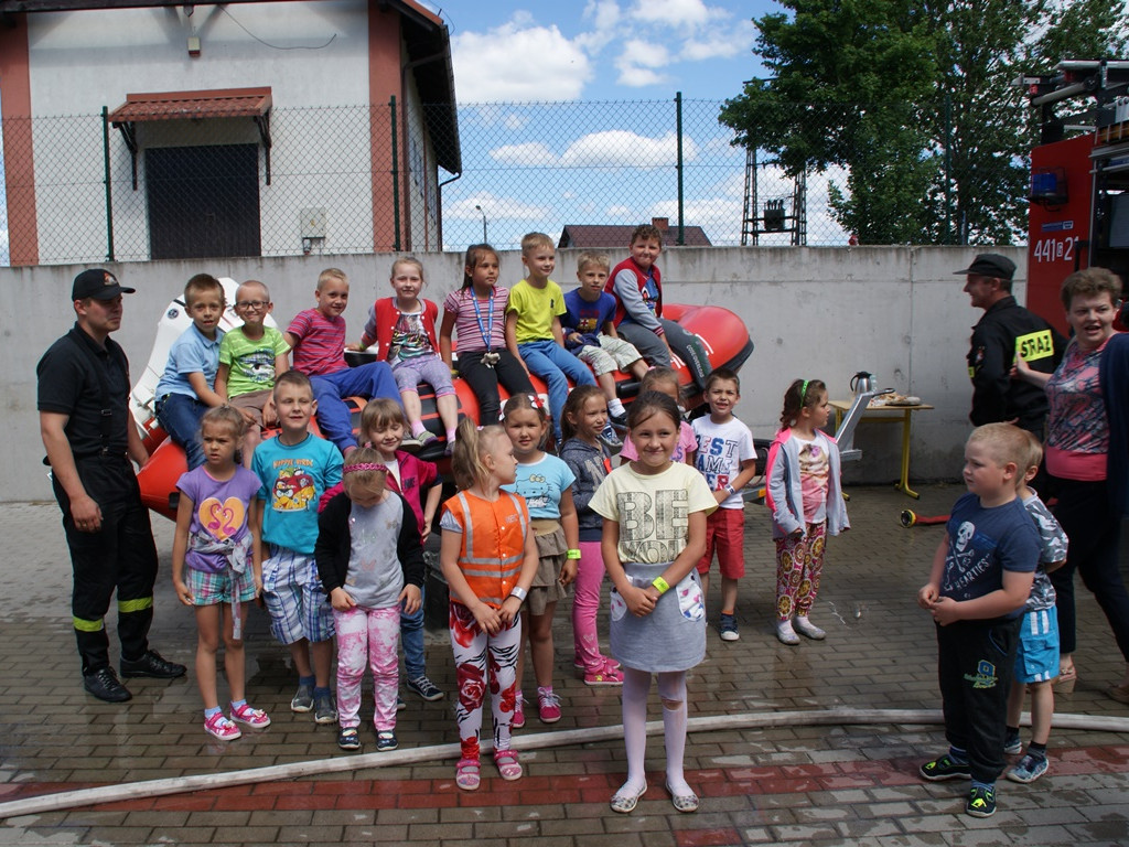 Kiełpino. Tydzień Bezpieczeństwa: spotkania z policjantami i strażakami, turniej wiedzy i warsztaty