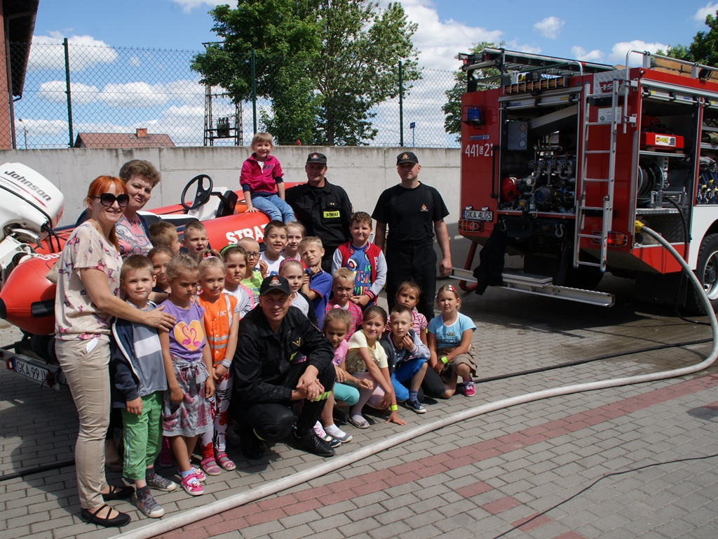 Kiełpino. Tydzień Bezpieczeństwa: spotkania z policjantami i strażakami, turniej wiedzy i warsztaty