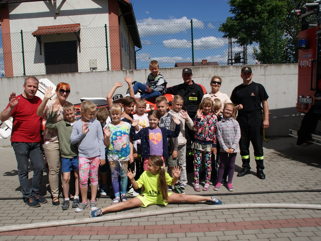 Kiełpino. Tydzień Bezpieczeństwa: spotkania z policjantami i strażakami, turniej wiedzy i warsztaty