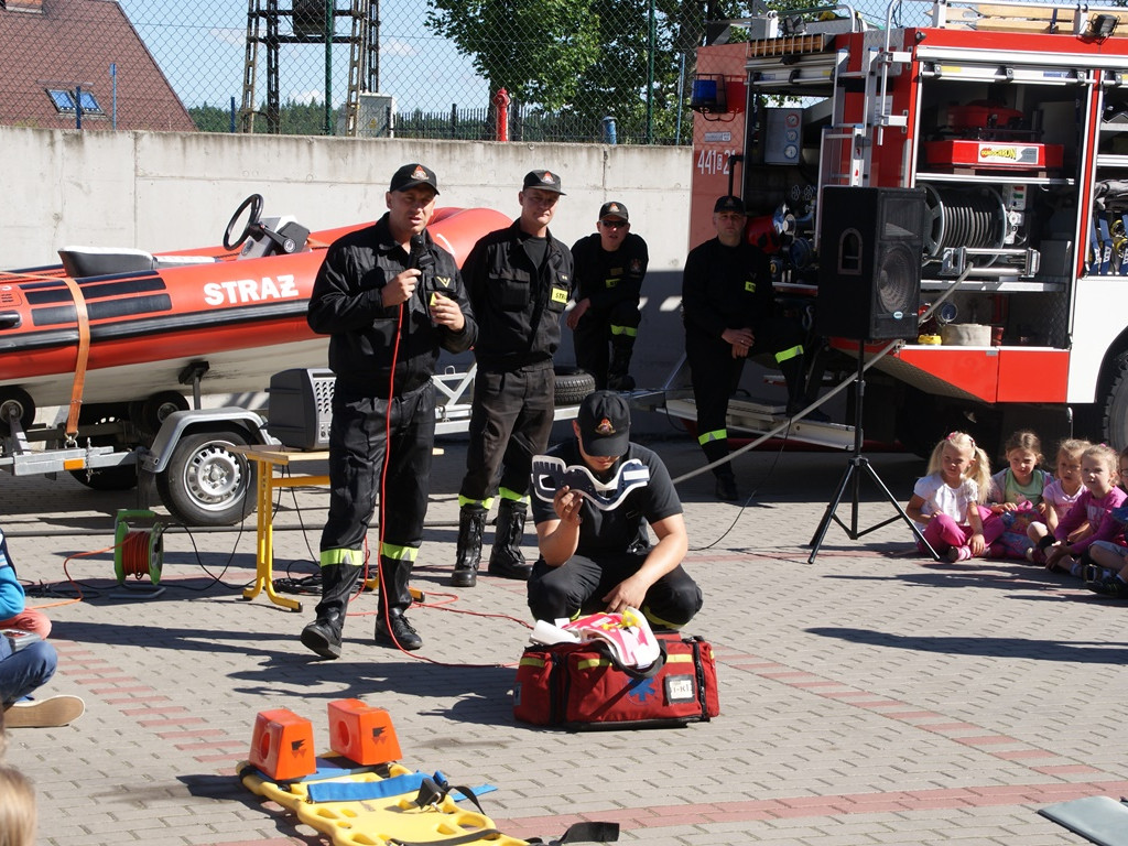 Kiełpino. Tydzień Bezpieczeństwa: spotkania z policjantami i strażakami, turniej wiedzy i warsztaty
