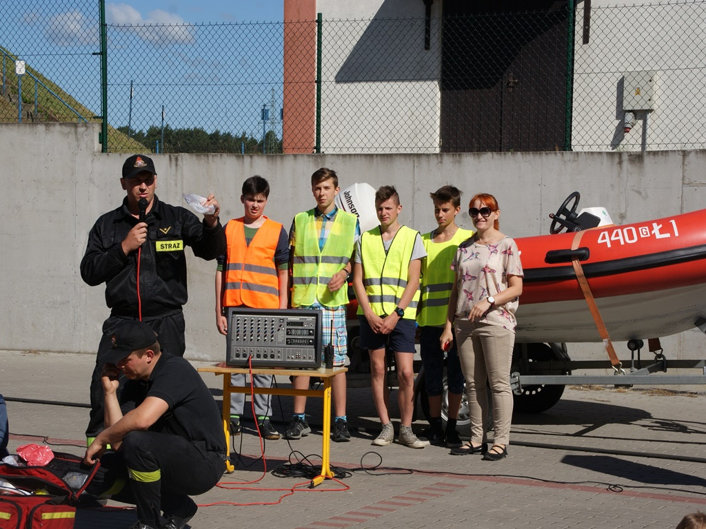 Kiełpino. Tydzień Bezpieczeństwa: spotkania z policjantami i strażakami, turniej wiedzy i warsztaty