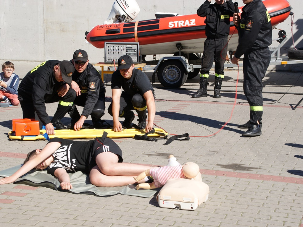 Kiełpino. Tydzień Bezpieczeństwa: spotkania z policjantami i strażakami, turniej wiedzy i warsztaty