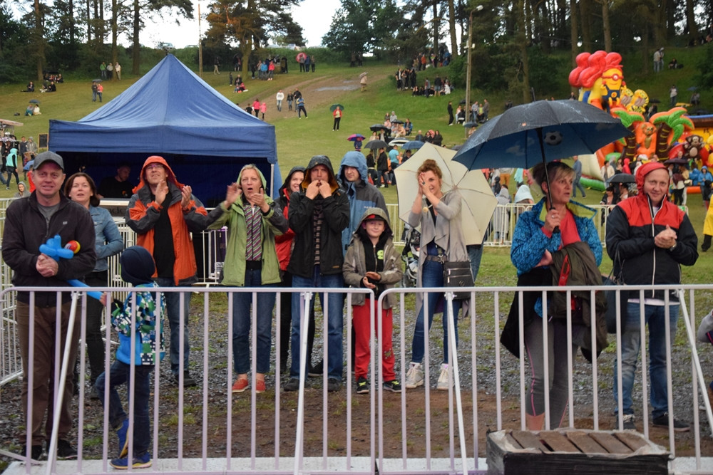 Żukowo. Elektryczne Gitary wystąpiły na finał deszczowych Sobótek